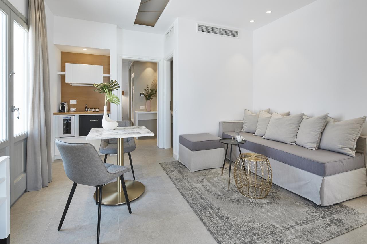 Altera Pars Suites Mesaria Exterior foto